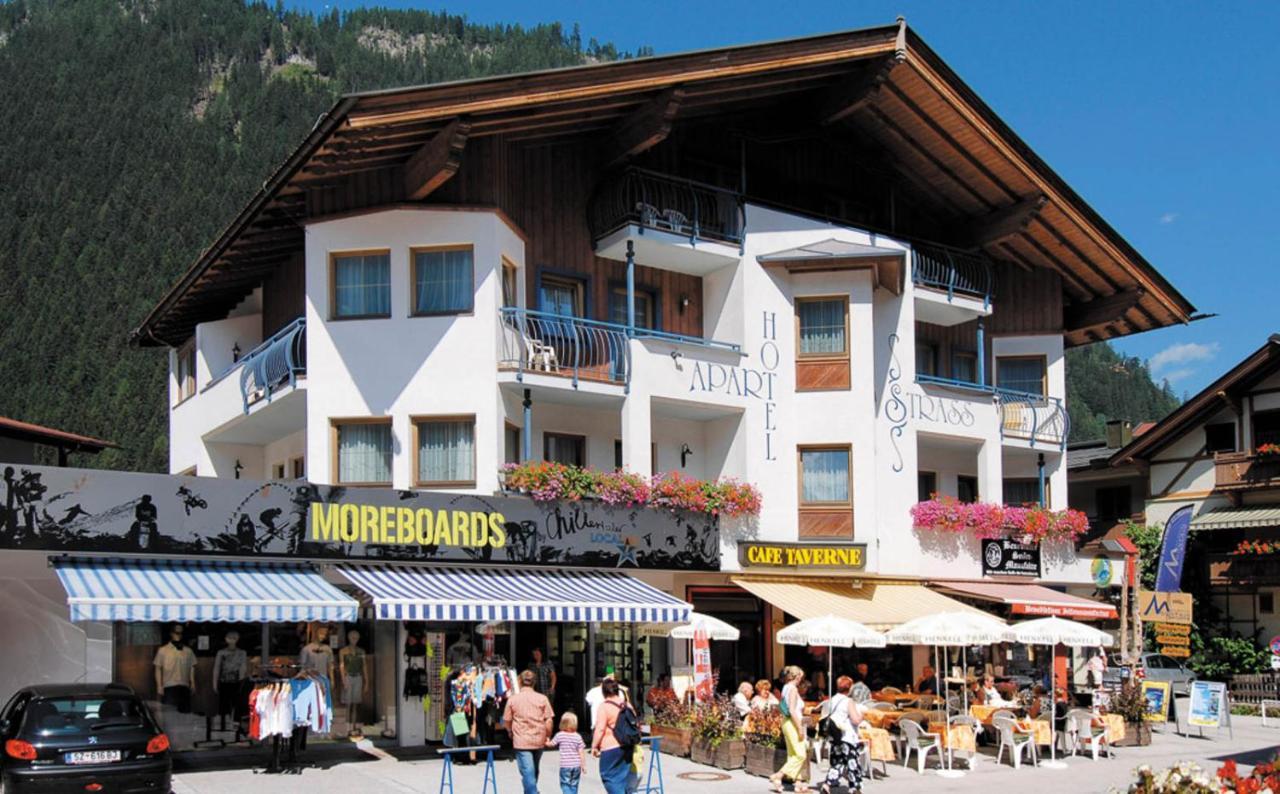 Heart Hotel Nordstern Майерхофен Екстериор снимка
