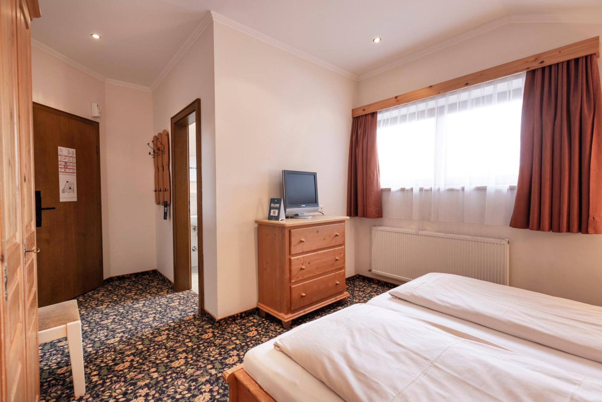 Heart Hotel Nordstern Майерхофен Екстериор снимка