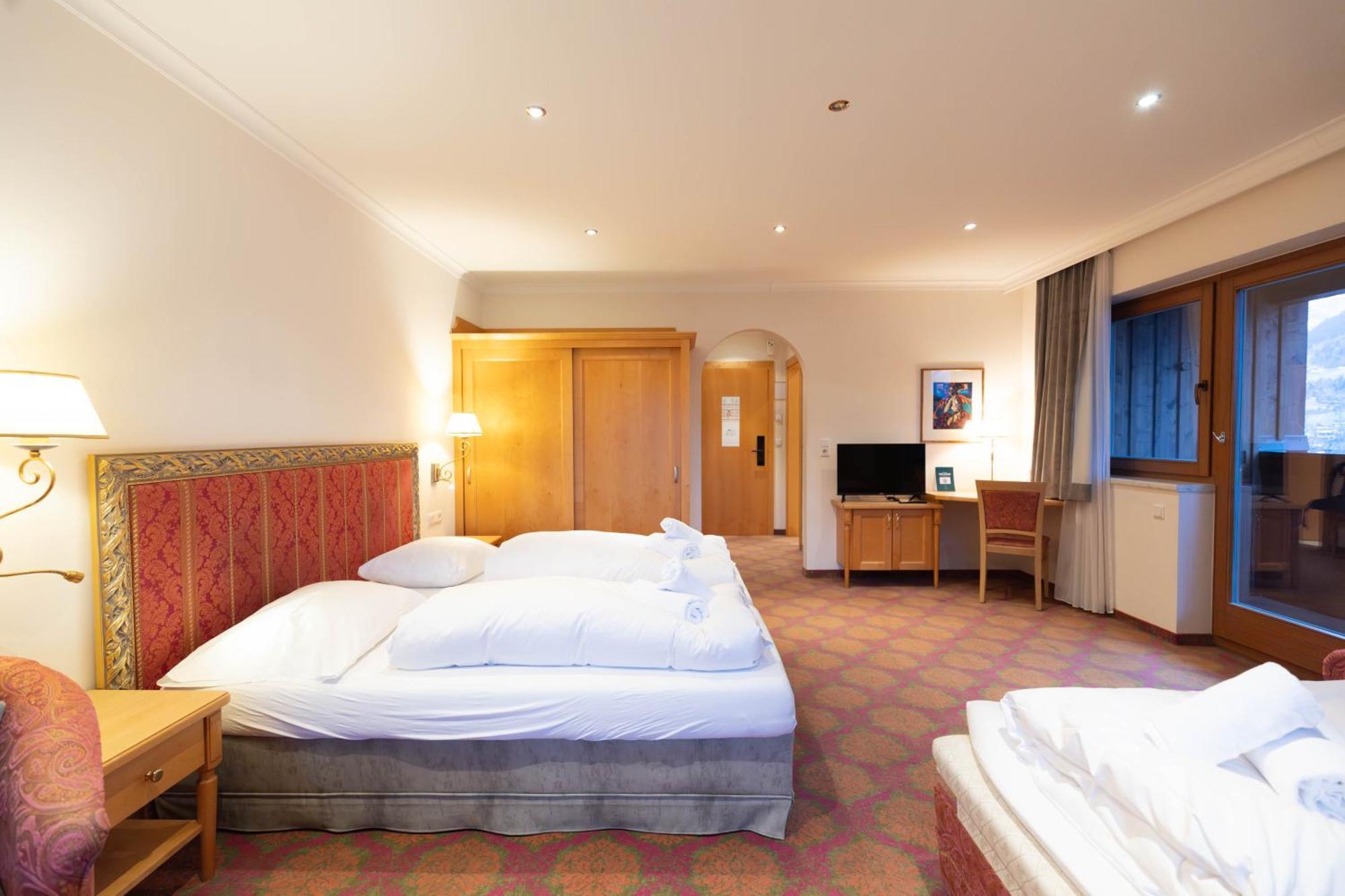 Heart Hotel Nordstern Майерхофен Екстериор снимка