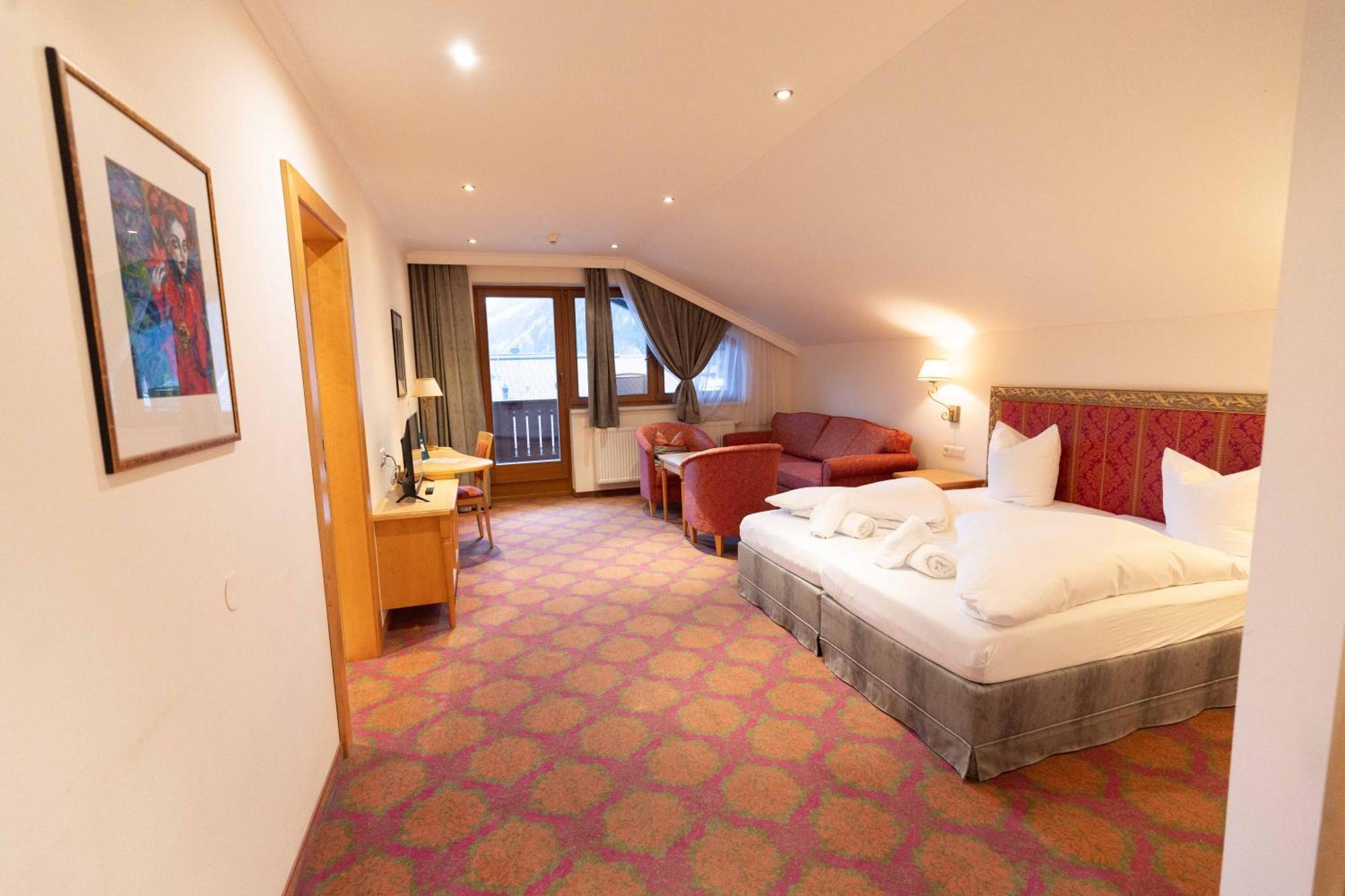 Heart Hotel Nordstern Майерхофен Екстериор снимка
