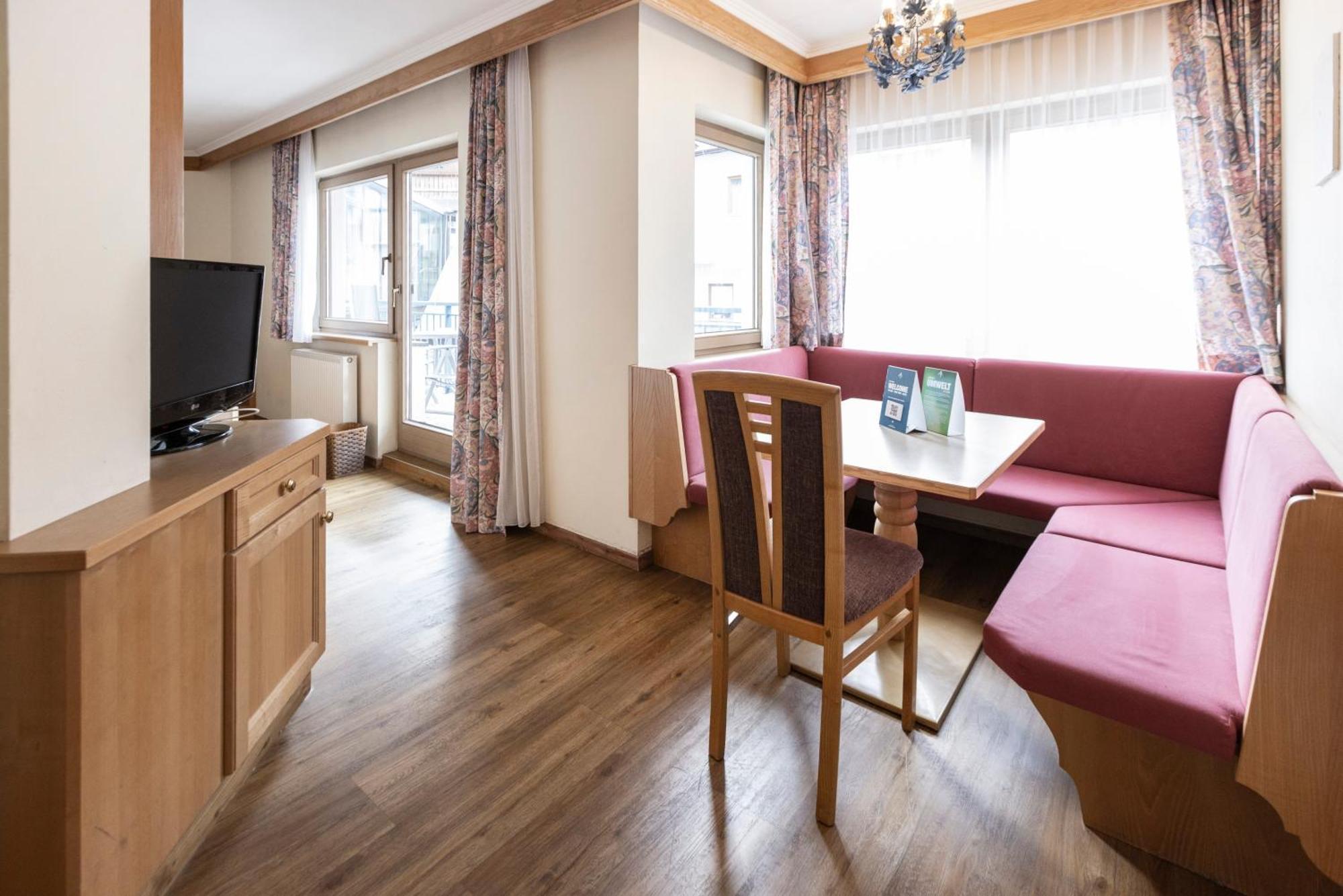 Heart Hotel Nordstern Майерхофен Екстериор снимка