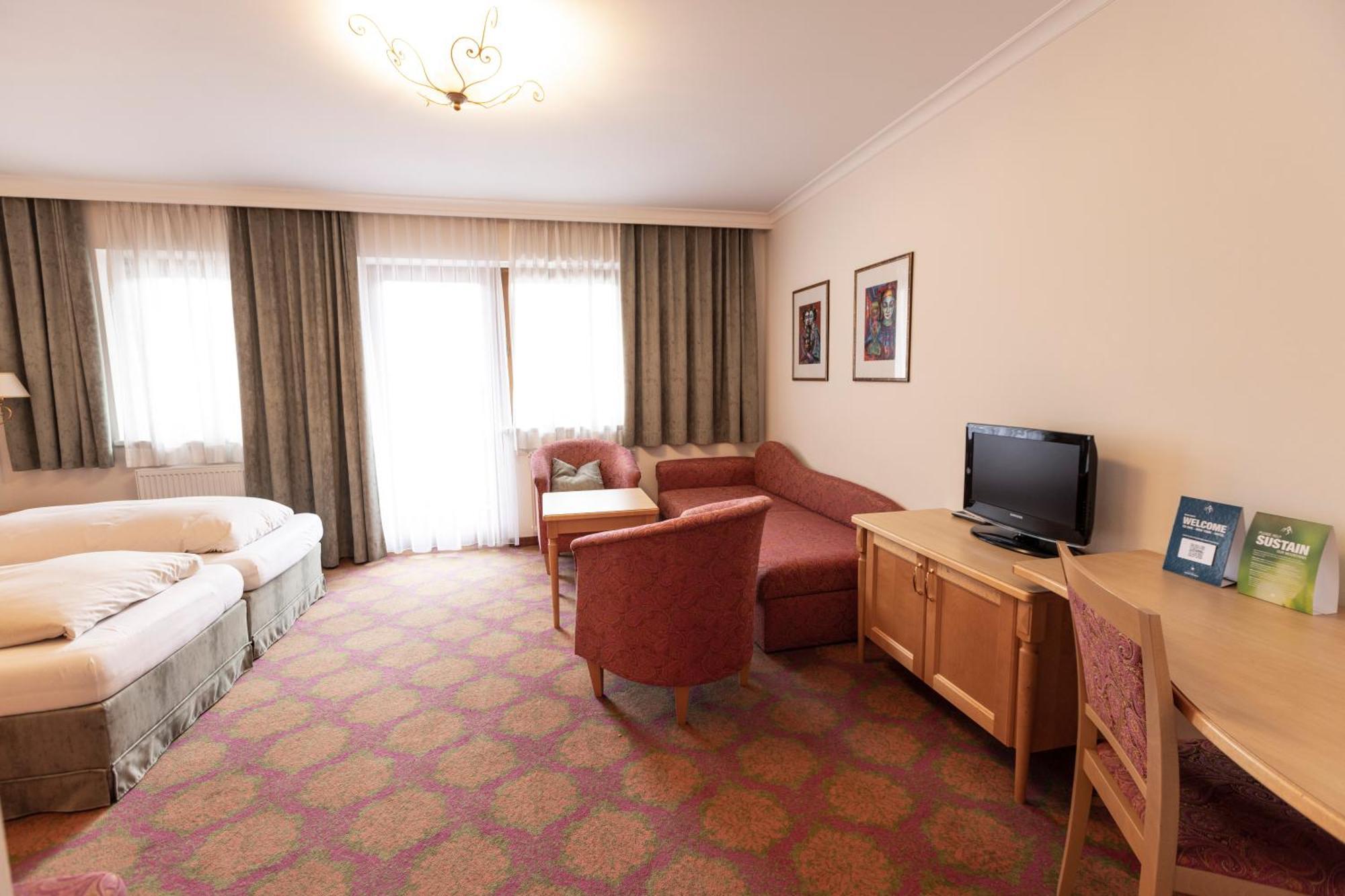 Heart Hotel Nordstern Майерхофен Екстериор снимка