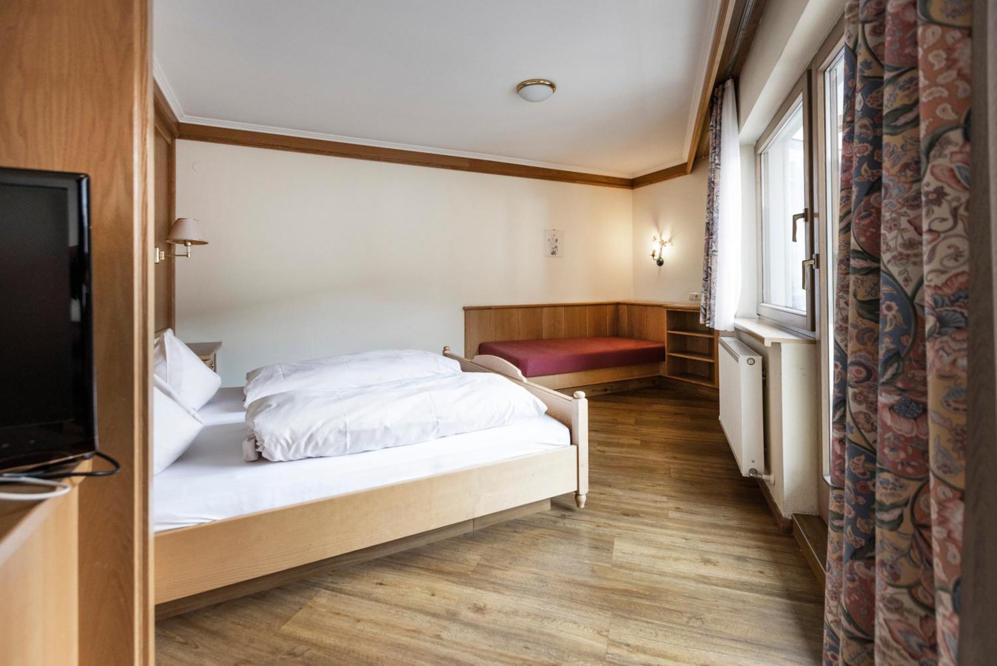 Heart Hotel Nordstern Майерхофен Екстериор снимка