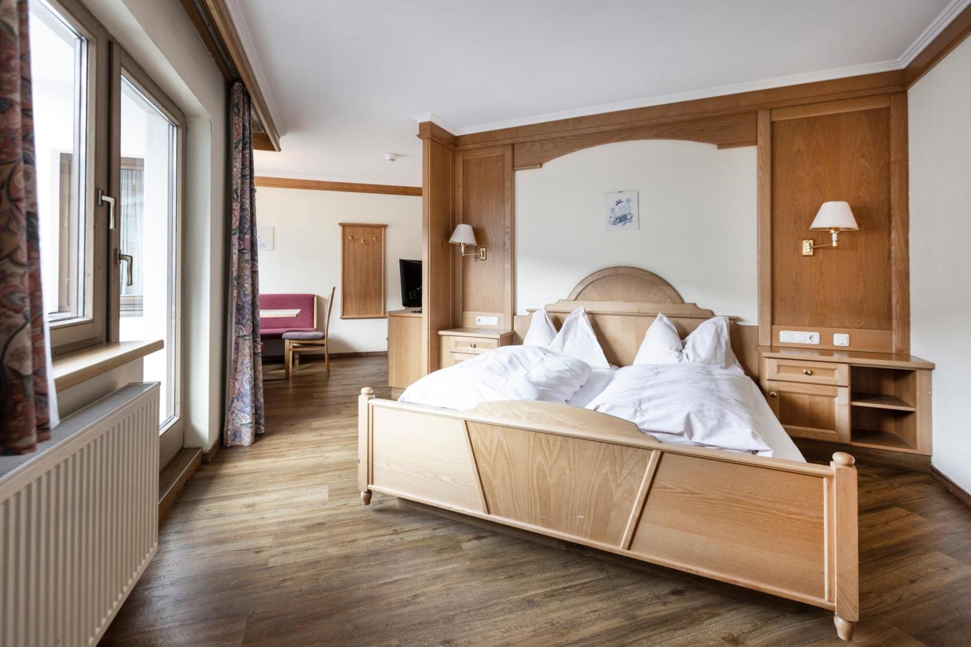 Heart Hotel Nordstern Майерхофен Екстериор снимка